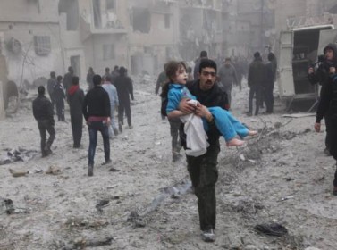 سقوط آخر المعاقل العسكرية للنظام في درعا وحزب الله يحتل 